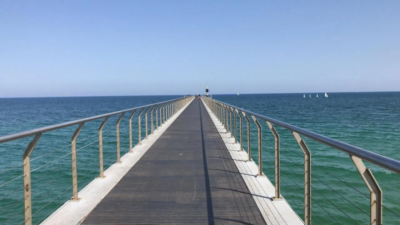 Hospedaje Dado De Baja Badalona 0*,  España